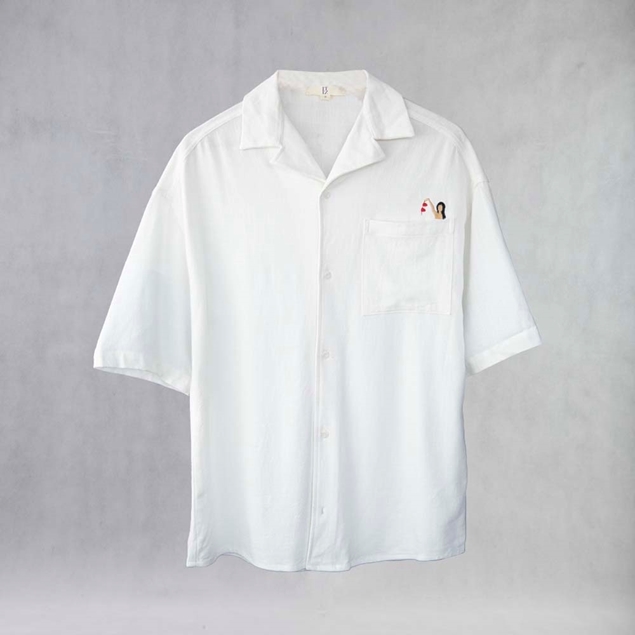 Front view of ITIZ Breath oversize white shirt with chest pocket