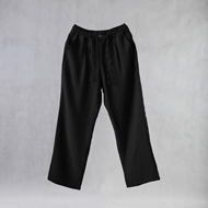 Front view of ITIZ Été black summer pants with relaxed fit