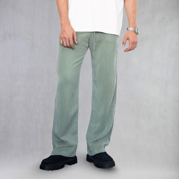 ITIZ Juno pants in light green – model view