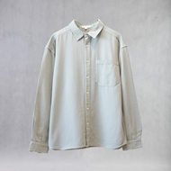 نمای جلوی پیراهن Levi از برند ITIZ به رنگ سبز روشن، با طراحی مینیمال و پارچه نرم و تنفس‌پذیر