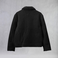 نمای پشت کت Lumiere رنگ مشکی با فرم ساده و تمیز